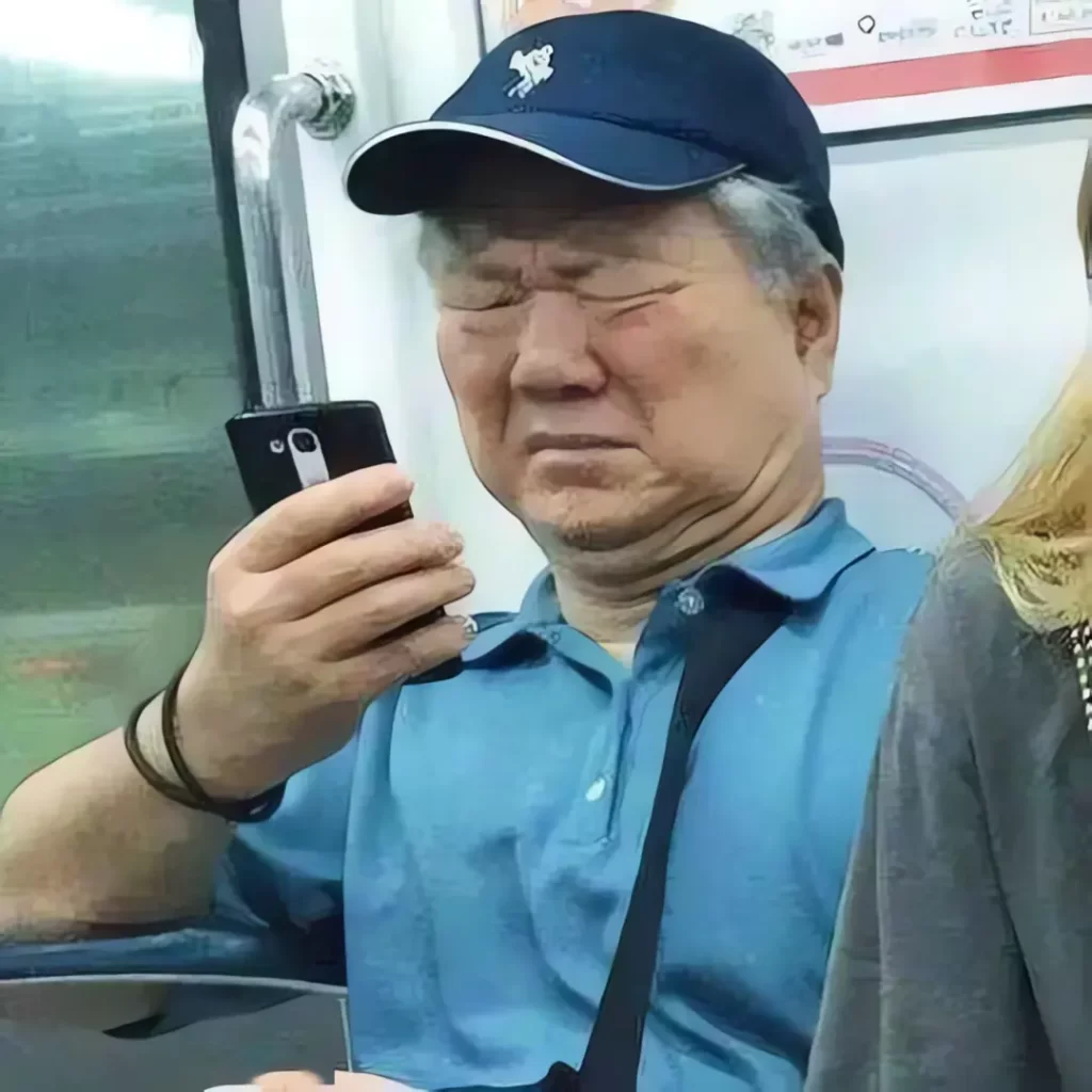 手机正在毁掉中国老人!孤独和算法成了父母的“电子枷锁”