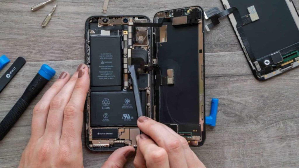 苹果要用可拆卸电池了?iPhone:欧盟逼的