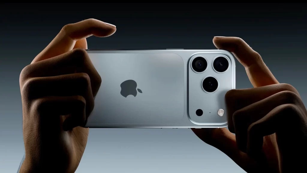 iPhone 18最新爆料:2nm芯片、屏下Face ID、可变光圈...