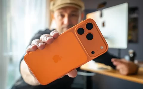 输在哪？iPhone 17狂卖3434万台，比国产五家还多一倍